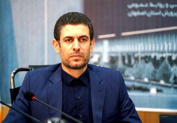 باید بسته تربیت و یادگیری زبان و ادبیات فارسی در مدارس مورد توجه جدی قرار گیرد
