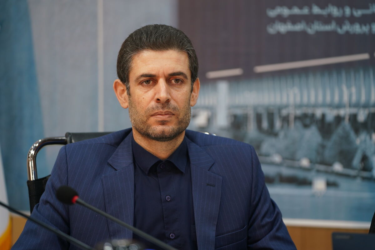 باید بسته تربیت و یادگیری زبان و ادبیات فارسی در مدارس مورد توجه جدی قرار گیرد