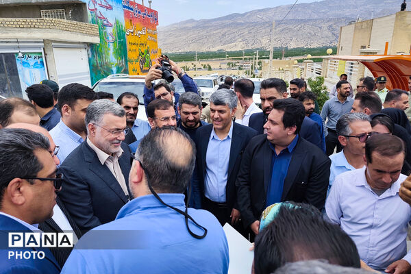 سفر وزیر بهداشت، درمان و آموزش پزشکی به کوه‌چنار فارس
