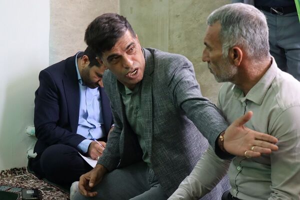 میز خدمت ویژه فرهنگیان در شهرستان پاکدشت به‌مناسبت گرامیداشت هفته معلم 
