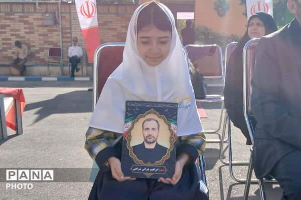 آغاز سال تحصیلی در مدرسه دخترانه مهرنگار باقر شهر با حضور مسئولان 