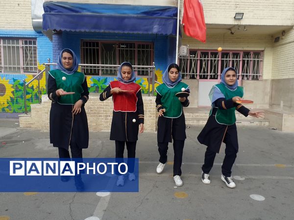 مسابقات ورزشی در دبیرستان عطیه ۲ شهرستان ملارد