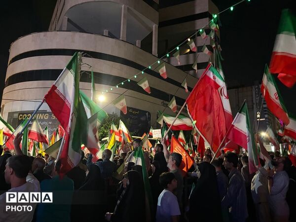 حضور باشکوه مردم کرج در صدو چهارمین شب از تجمعات مردمی