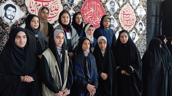 حضور خبرنگاران پانای کاشمری در نماز جمعه 