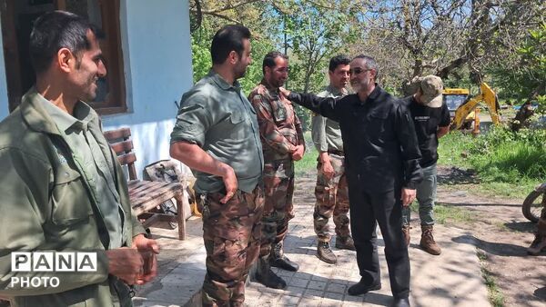 بازدید فرمانده انتظامی گلستان از خدمت‌رسانی کارکنان انتظامی در کردکوی 
