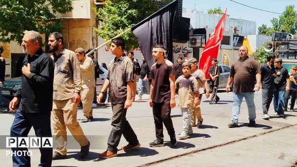 تجلی عشق حسینی مردم کوهدشت در روز عاشورا