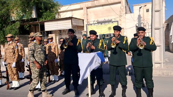 تشییع باشکوه شهید گمنام با بدرقه پرشور دانش‌آموزان