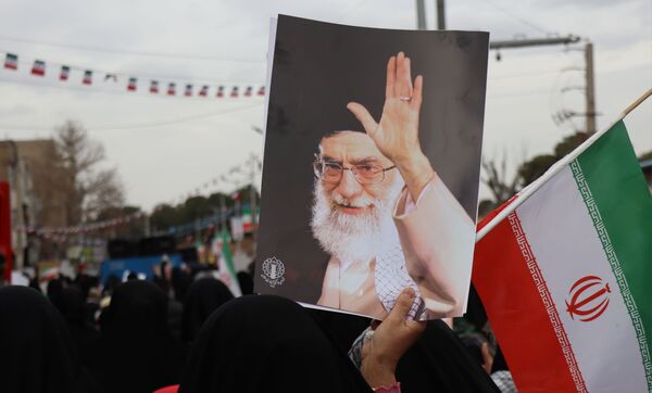حضور پرشور مردم پاکدشت در راهپیمایی ۲۲ بهمن 