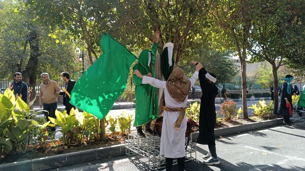 دانش‌آموزان با حضور در راهپیمایی ۱۳ آبان تنفر خود را نسبت به شیاطین امروزی نشان دادند