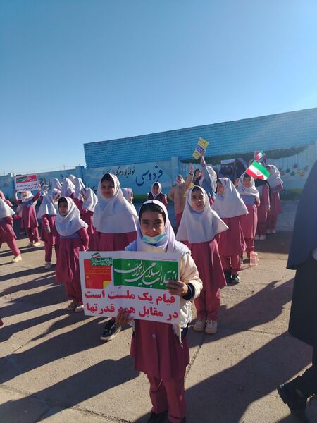 آیین بزرگداشت سردار شهید حاج قاسم سلیمانی در مدرسه ی بی بی صائب نقدی همت آباد