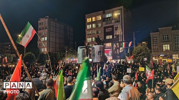 نوای طنین انداز حضور پرشور مردم در شب صد و بیست و هشتم
