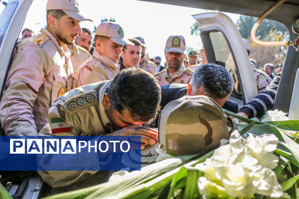  استقبال مردم ارومیه از شهدای گمنام دفاع مقدس