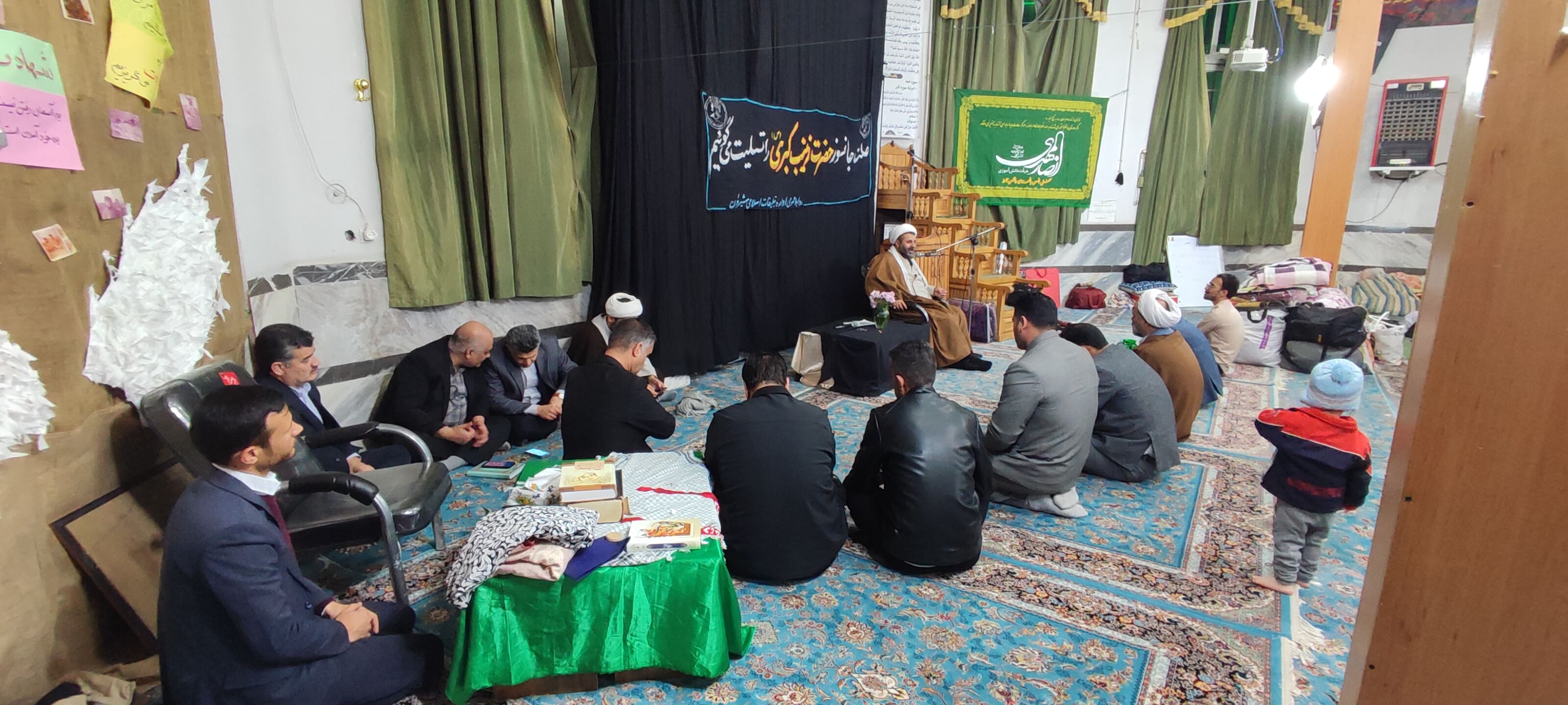 حضور ۷۲ دانش‌آموز دختر معتکف به نیت ۷۲ شهید کربلا در مسجد باب الحوائج شیروان