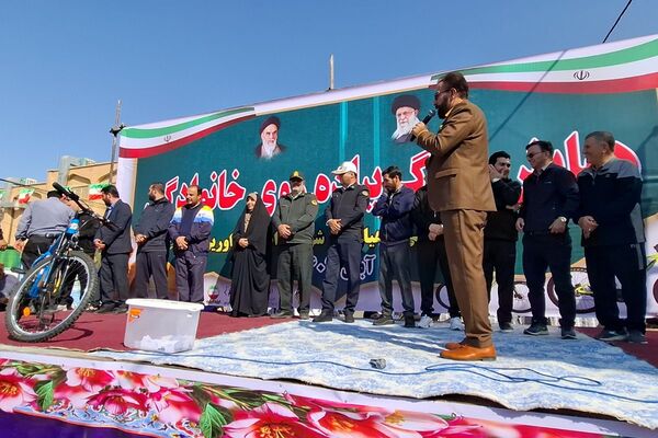  همایش بزرگ پیاده روی خانوادگی در نسیم‌شهر 