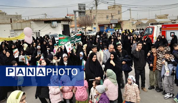 راهپیمایی مردم جعفرآباد قم در جشن سالگرد پیروزی انقلاب