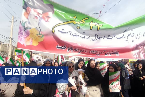 حضور دانش‌آموزان دبیرستان بانوخمسه در راهپیمایی22 بهمن رباط‌کریم 