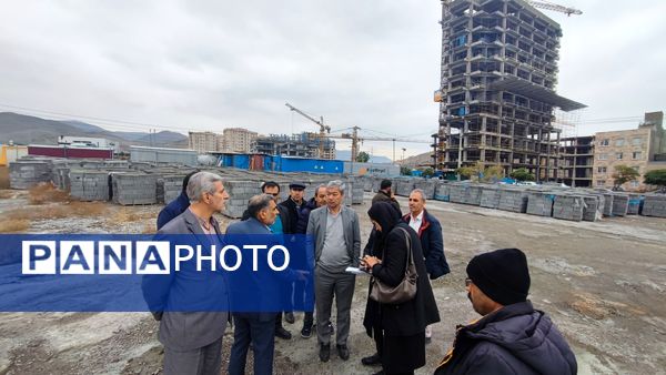 بازدید مدیرکل نوسازی مدارس جهت احداث مدرسه‌ای جدید در ناحیه۶ مشهد