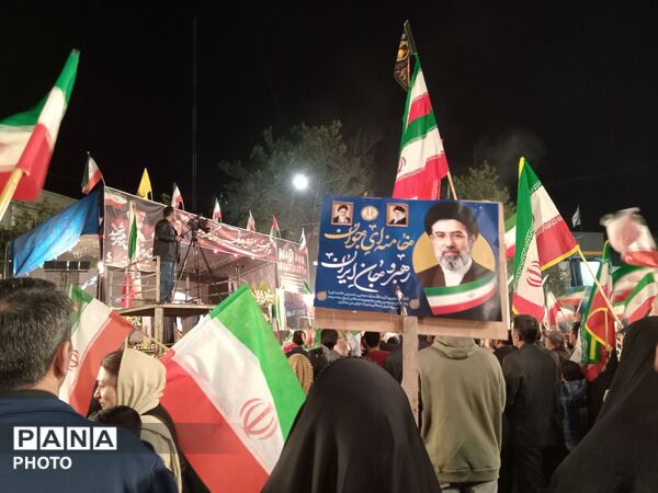 مردم  میدان مقاومت را خالی نکردند