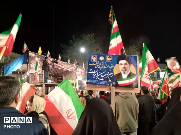 مردم  میدان مقاومت را خالی نکردند