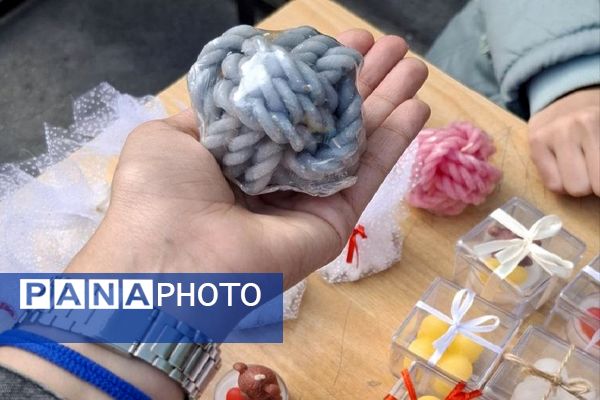 برگزاری بازارچه اقتصادی در دبیرستان شاهد تکتم