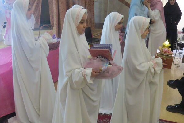 جشن تکلیف دختران؛ گامی نو در مسیر بندگی و مسئولیت‌پذیری