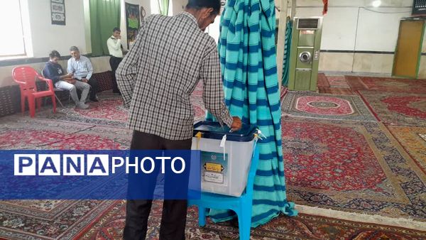 برگزاری چهاردهمین دوره انتخابات ریاست جمهوری در روستای تاج آباد شهرستان داورزن 