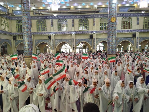 بزرگ‌ترین مراسم جشن تکلیف دانش‌آموزان پایه سوم ابتدایی شهرستان مراغه 