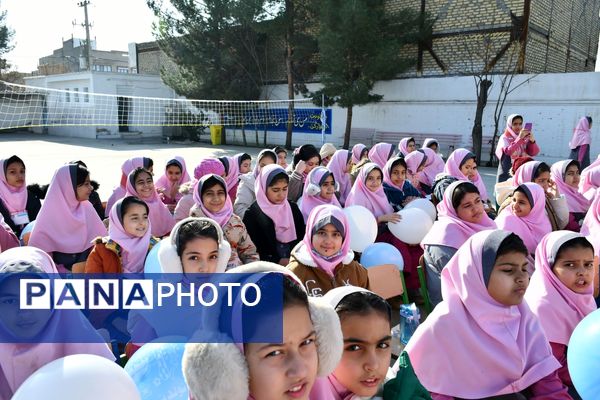 جشن شیر در مدرسه ابتدایی زینب قهرمانی مه‌ولات