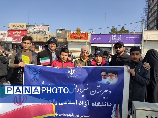 حضور مردم دارالمؤمنین کاشان در یوم الله ۲۲ بهمن