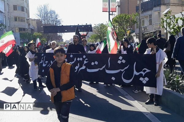 حضور اقشار مختلف مردم تهران در اربعین رهبر شهید انقلاب اسلامی 