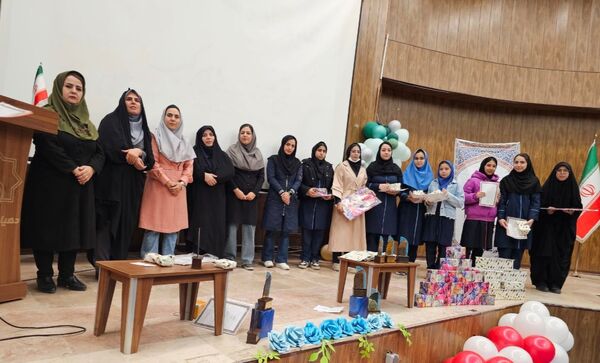 برگزاری مراسم تقدیر از دانش آموزان رتبه برتر آموزشگاه امیر کبیر ملارد