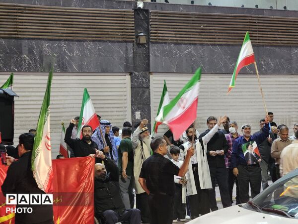 حضور گسترده مردم در سالگرد چهلمین روز درگذشت رهبر شهید در خیابان‌های شهر بندرعباس