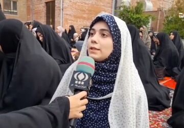 اقامه نماز عید فطر به یاد دانش آموزان شهید مدرسه میناب 