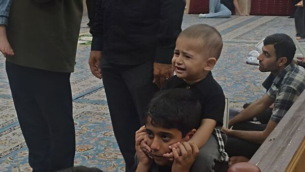 لالایی‌های مادران محمودآبادی برای طفل شش ماهه کربلا 