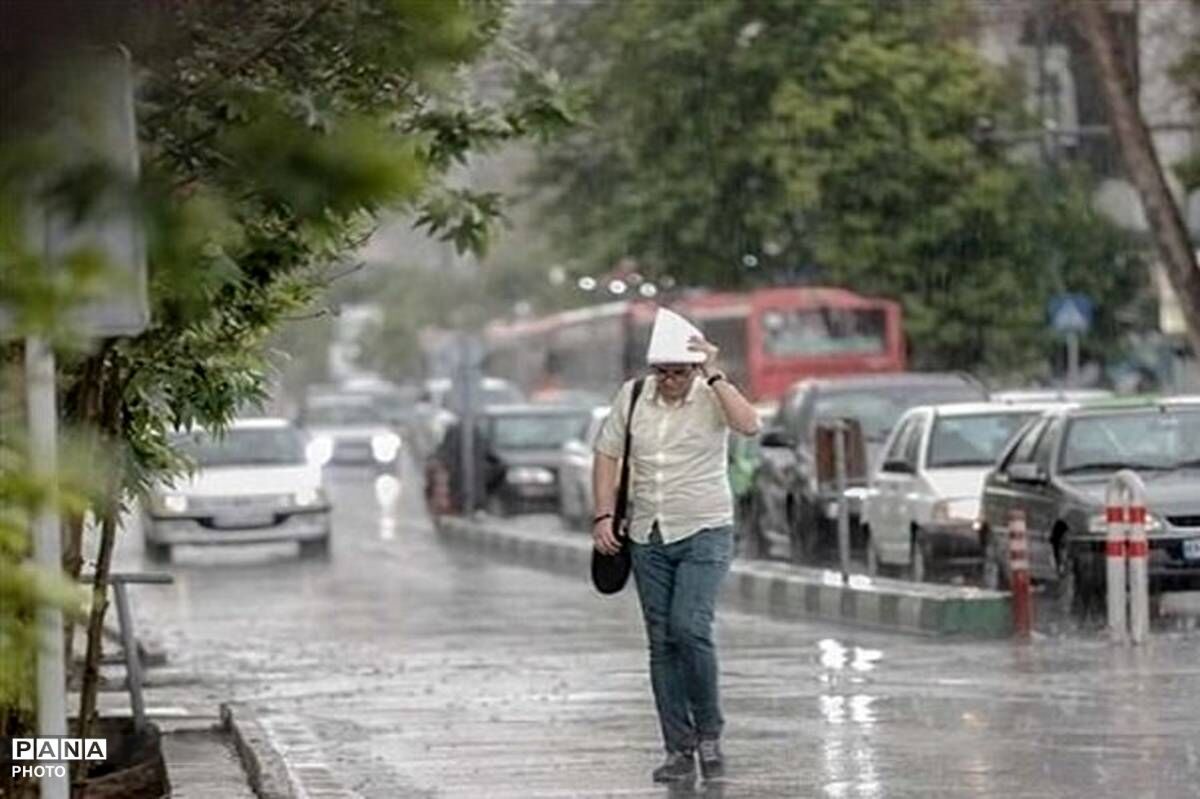 بارش باران و کاهش دما در تهران