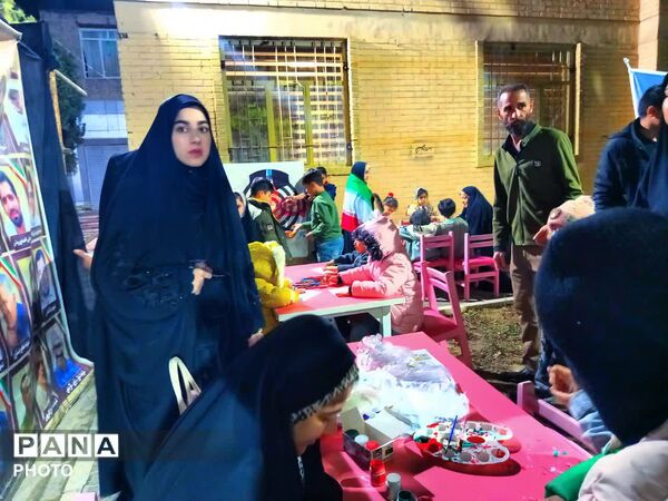 کودکان هم پای والدین در تجمعات شبانه