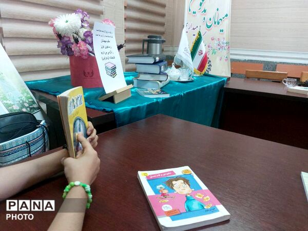 برگزاری نشست «خانواده کتاب‌خوان» در کتابخانه الزهرا(س) حاجی‌آباد