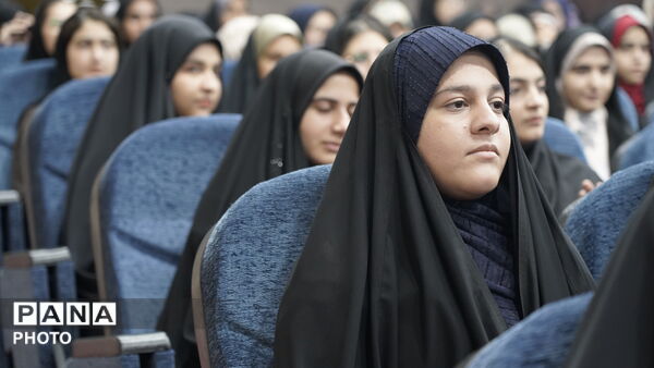 اختتامیه نمایشگاه های مدرسه انقلاب