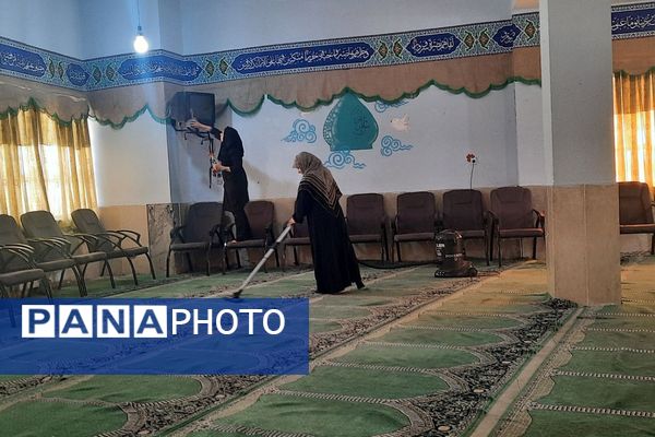 غبارروبی و آماده سازی نمازخانه‌های مدارس پردیس