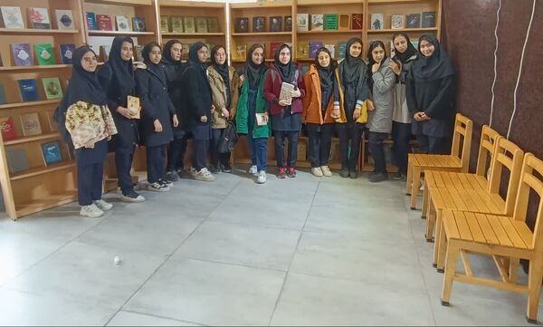 برپایی نمایشگاه کتاب در مجتمع طلای سفید بجنورد 