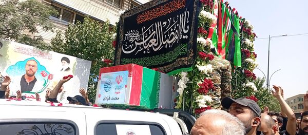 تشییع باشکوه پیکر بسیجی شهید در حمله رژیم صهیونیستی؛ مردم با فریاد مرگ بر اسرائیل وداع کردند