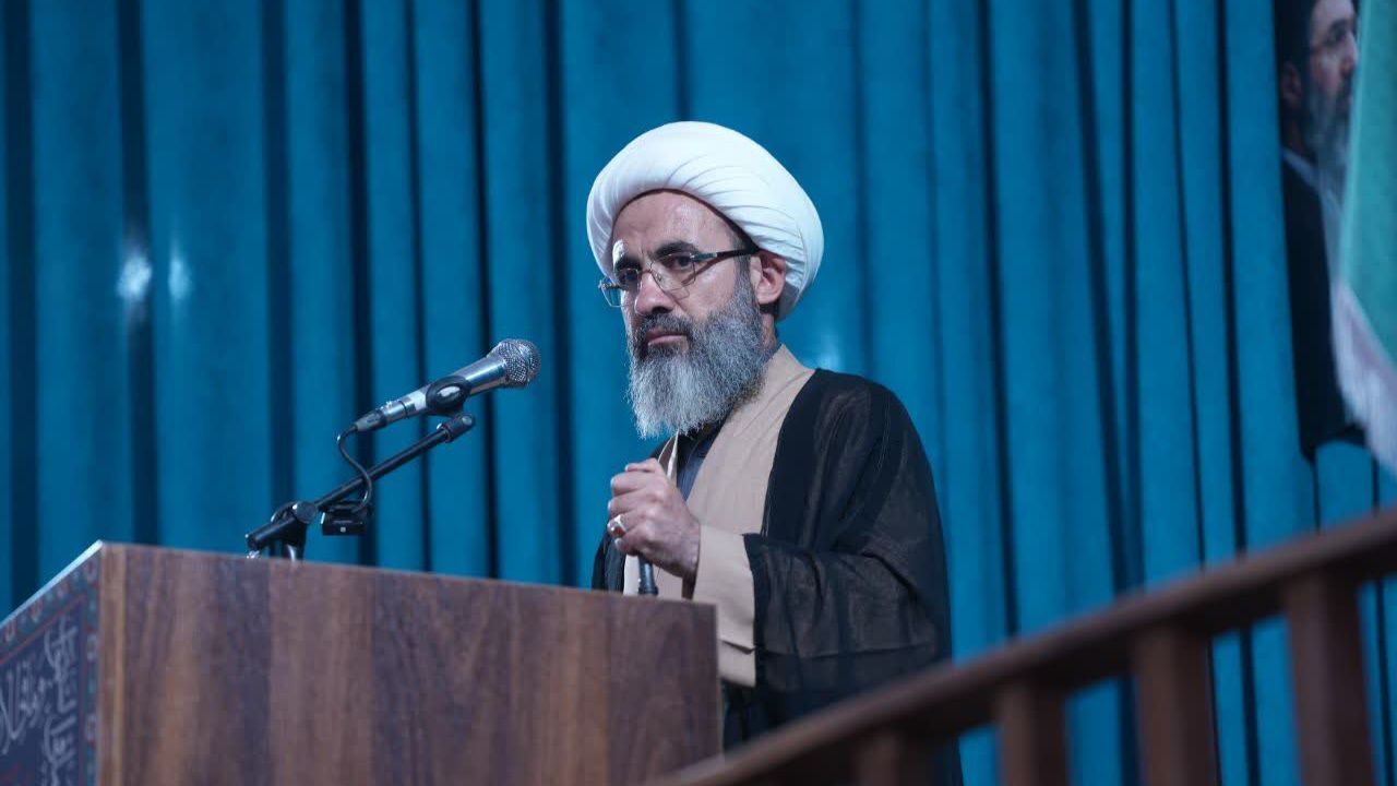 اتحاد و تبعیت از رهبر معظم انقلاب، رمز پیروزی ملت ایران است