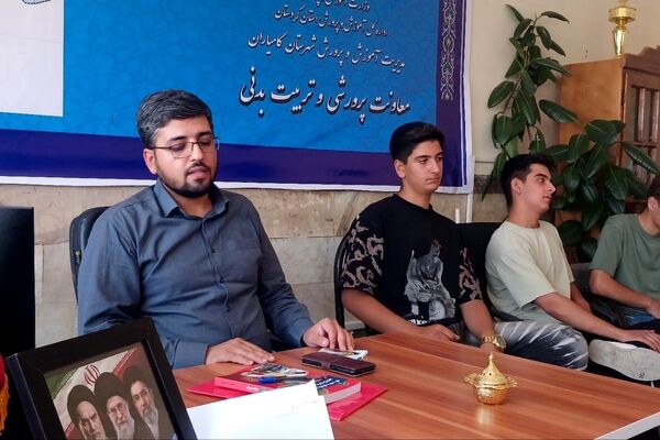  نشست هم اندیشی رئیس سازمان دانش آموزی کردستان با روسای شورای دانش‌آموزی مدارس کامیاران 