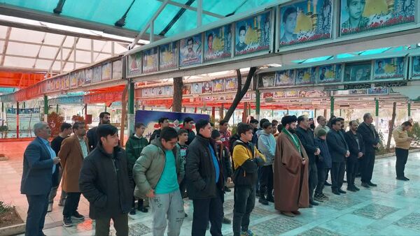 غبارروبی گلزار شهدای قم به‌مناسبت هفته کانون‌های فرهنگی تربیتی