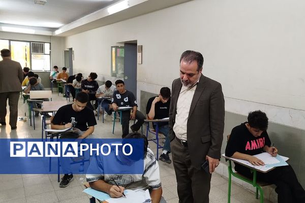 بازدید از حوزه امتحانات ورودی مدارس دخترانه و پسرانه نمونه دولتی در شهرری