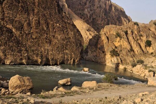 نجوای نقره‌ای کارون