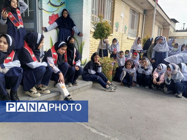 بیست و هفتمین دوره مانور زلزله در مدرسه ناهید نخودی 
