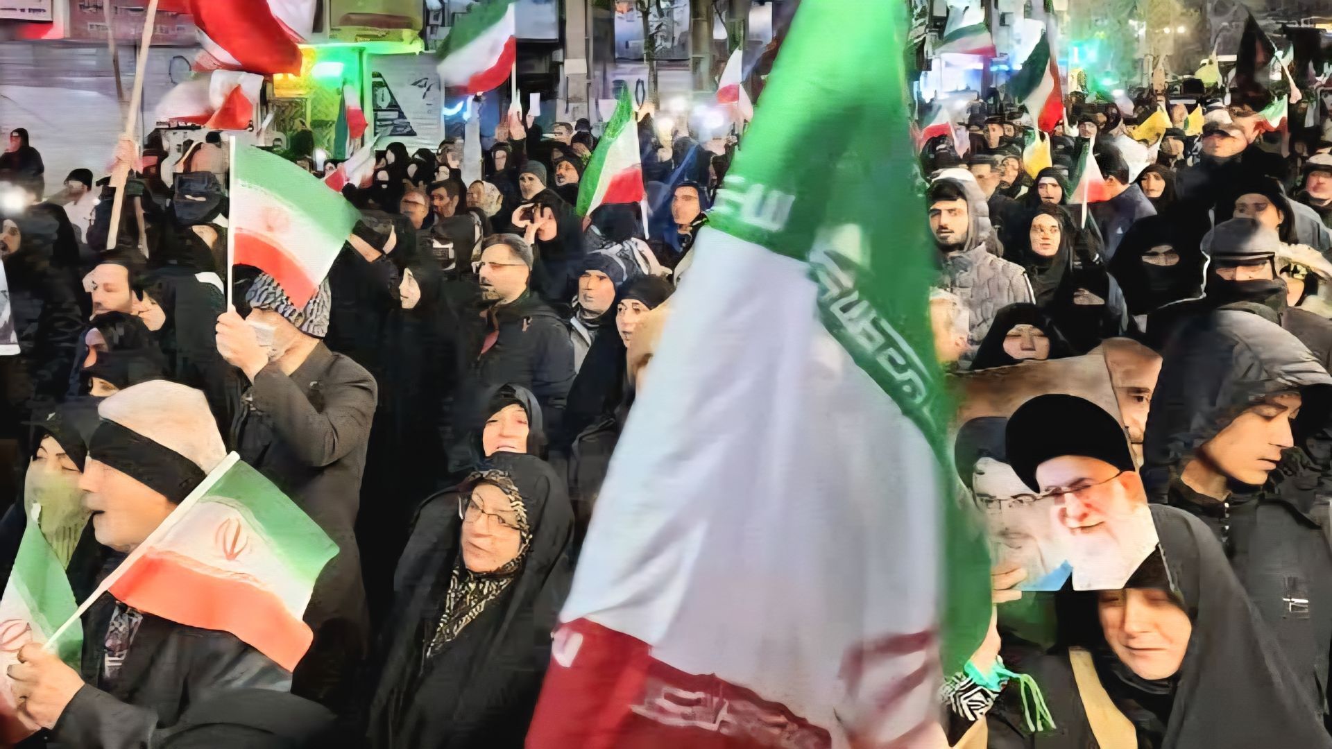 حضور پرشور ، انقلابی و دشمن‌شکن مردم در اجتماع بزرگ کرج