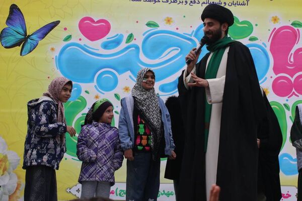 شادپیمایی خانوادگی جشن نیمه شعبان در قم