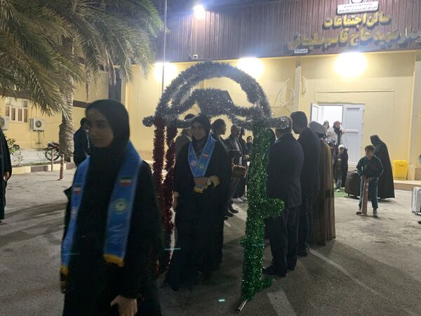 بدرقه کاروان دانش‌آموزان دختر بوشهر به سفر معنوی عمره